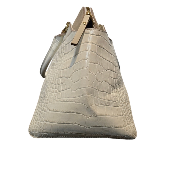 Elegant Cream and Tan Shoulder Bag - Picture 2 of 11